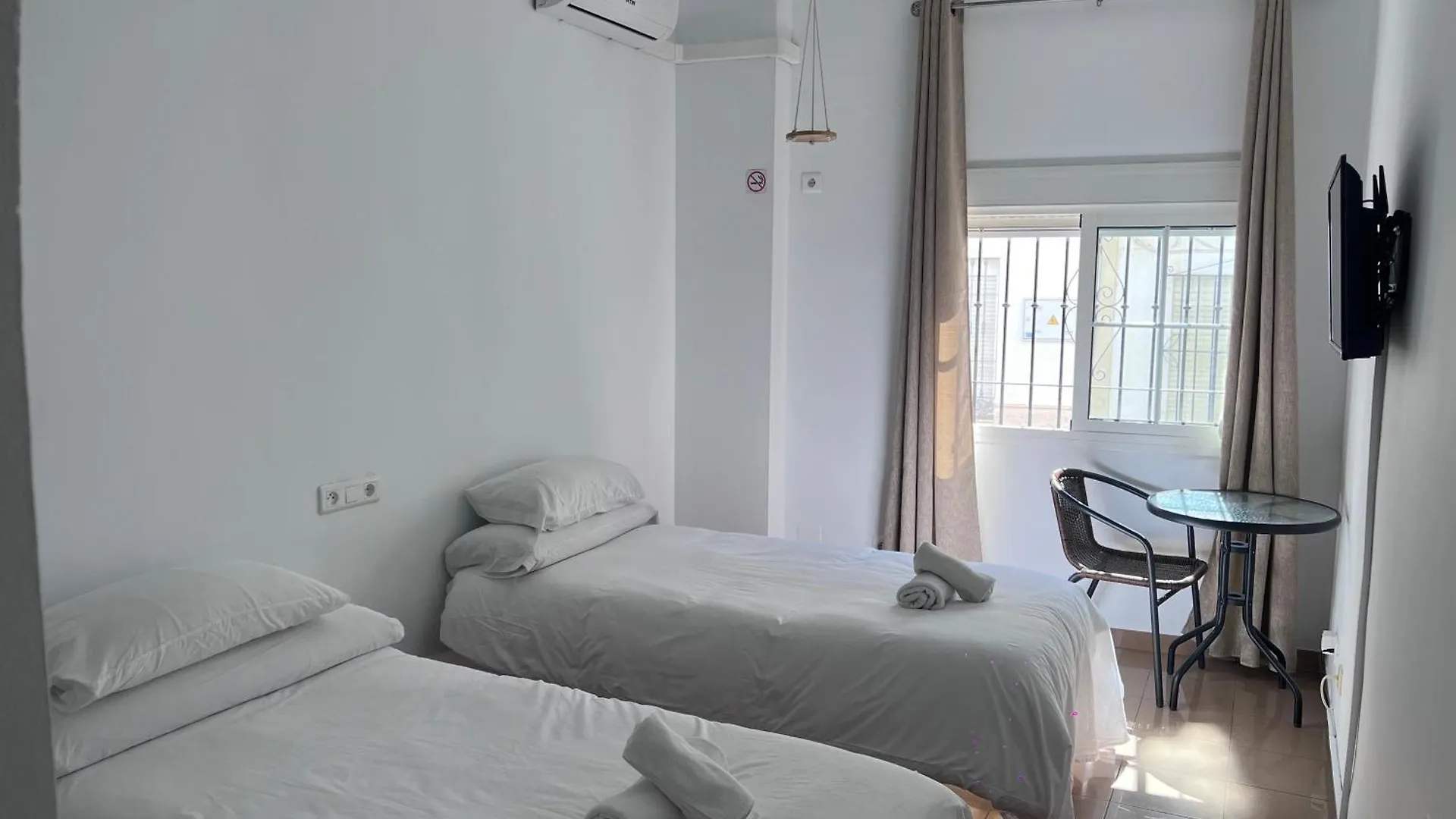 Naim Guest House Nerja 0*,  Spanien