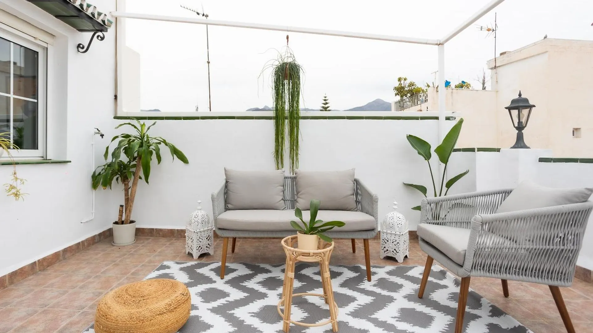 Naim Guest House נרחה