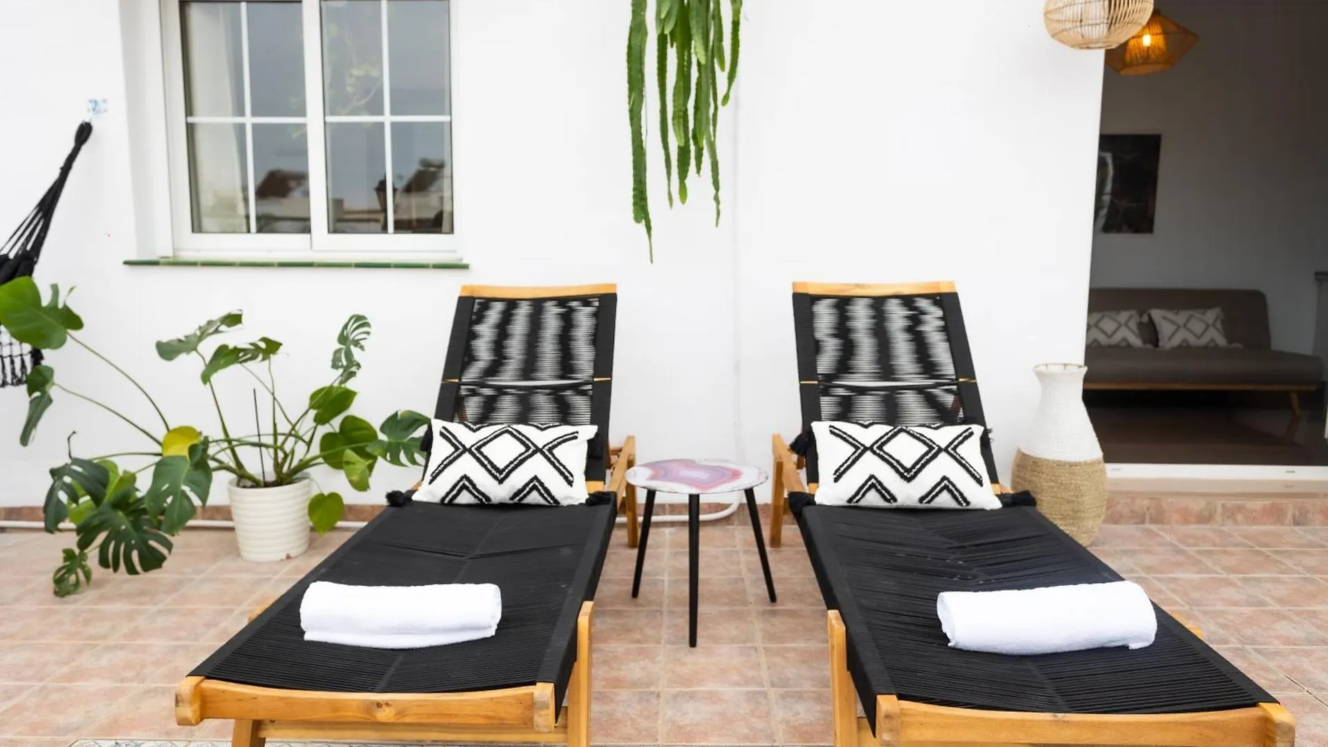 Naim Guest House נרחה