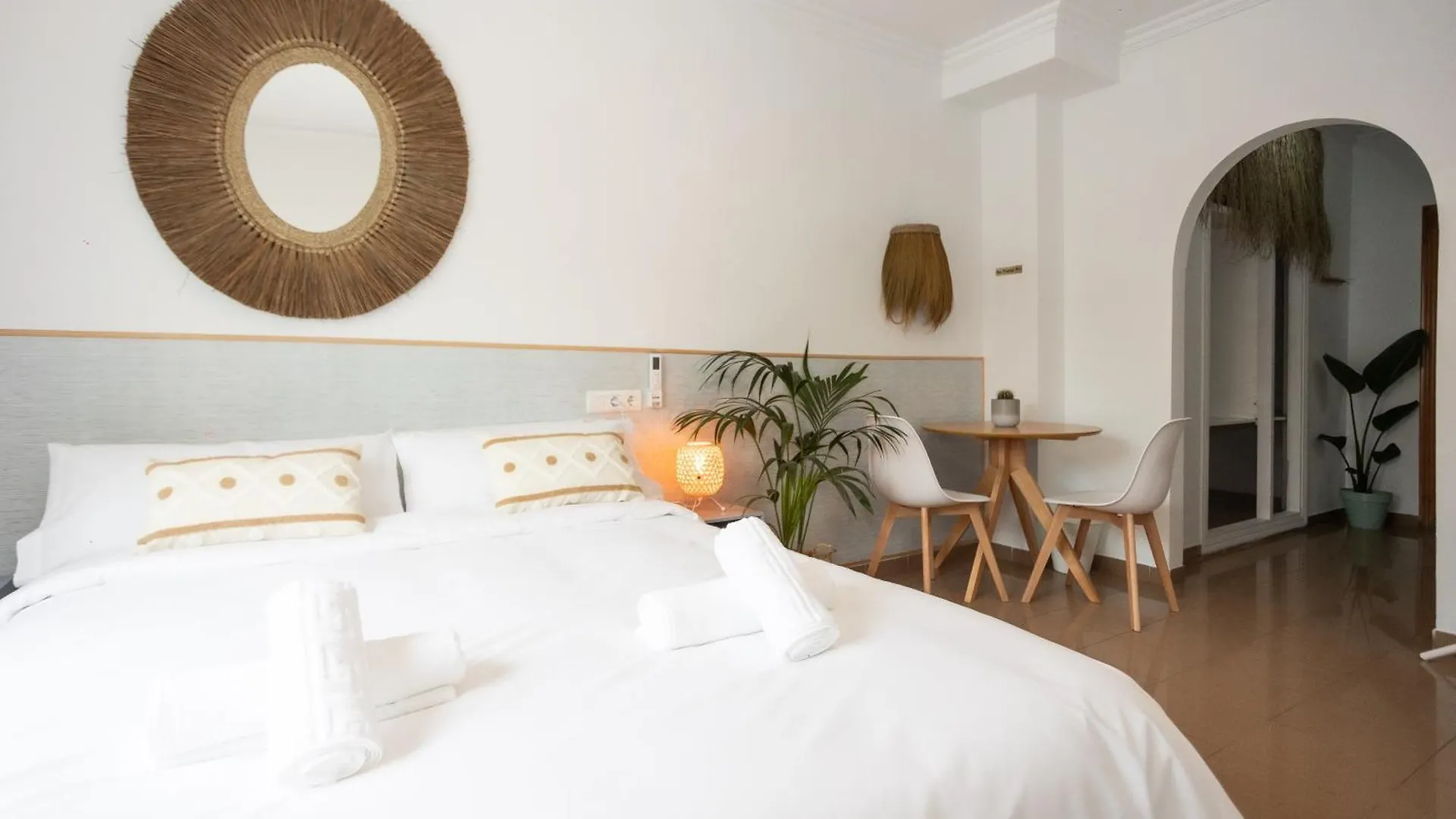 Naim Guest House נרחה