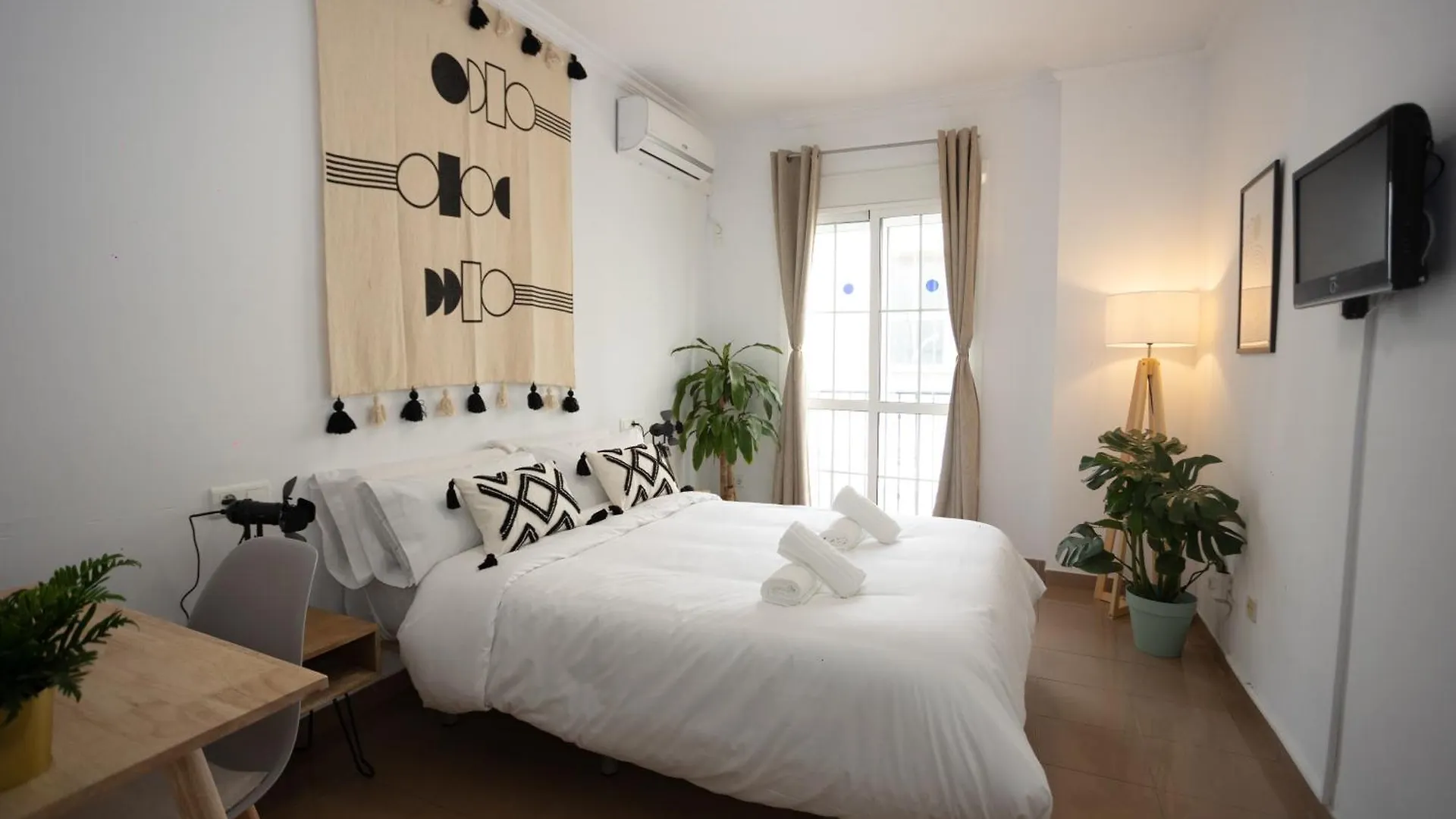 Naim Guest House נרחה