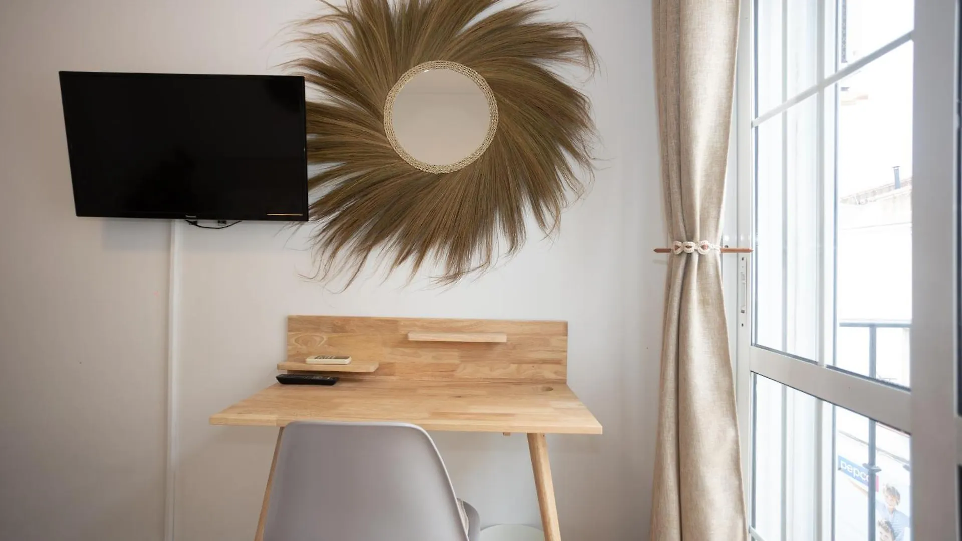Naim Guest House נרחה