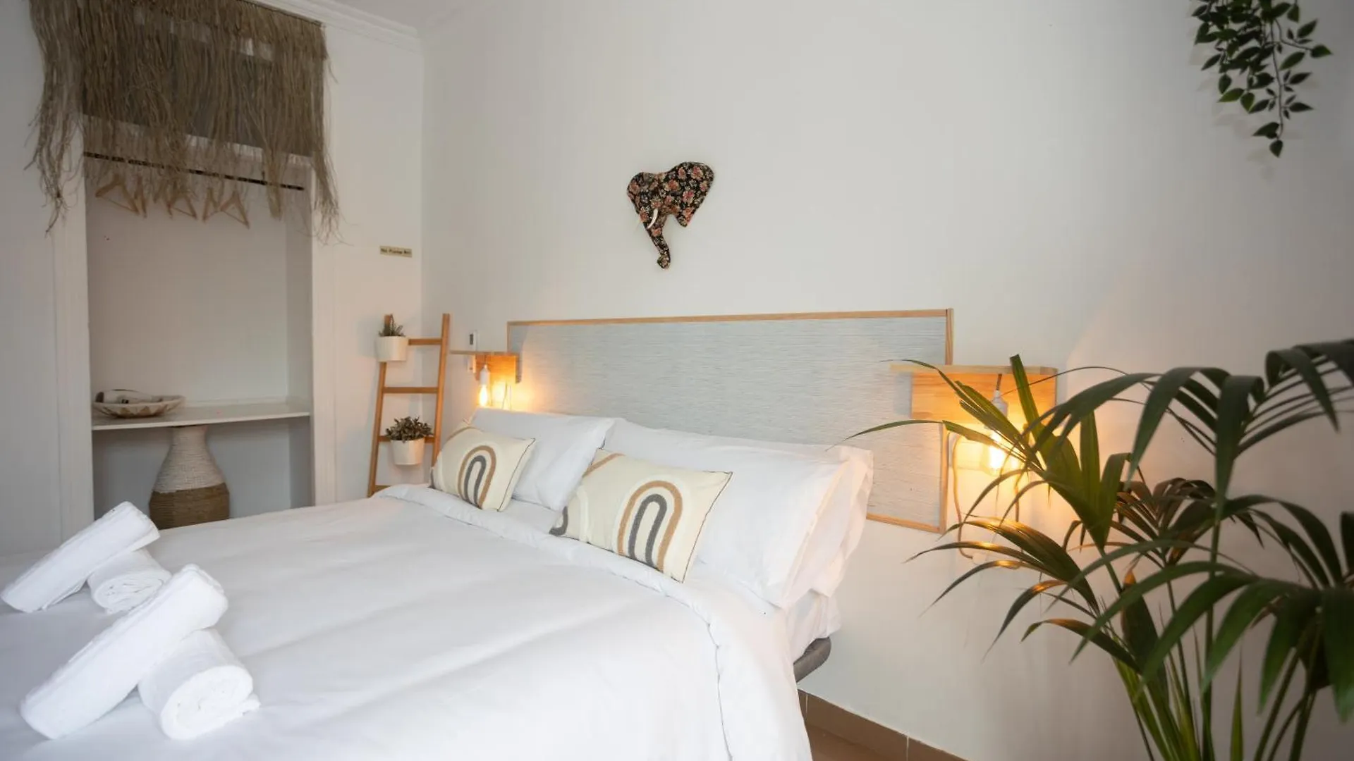 Naim Guest House נרחה