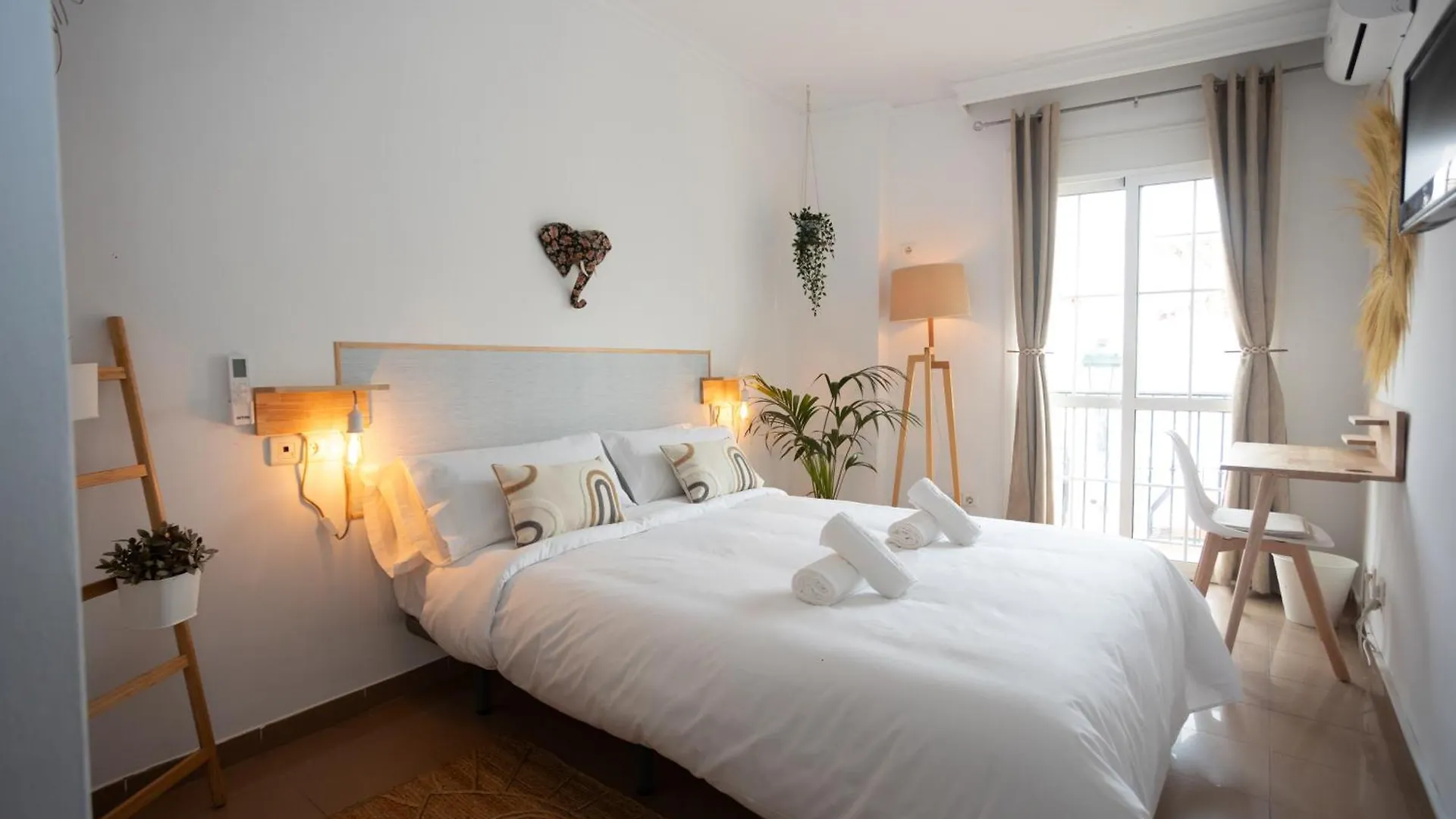 Naim Guest House נרחה