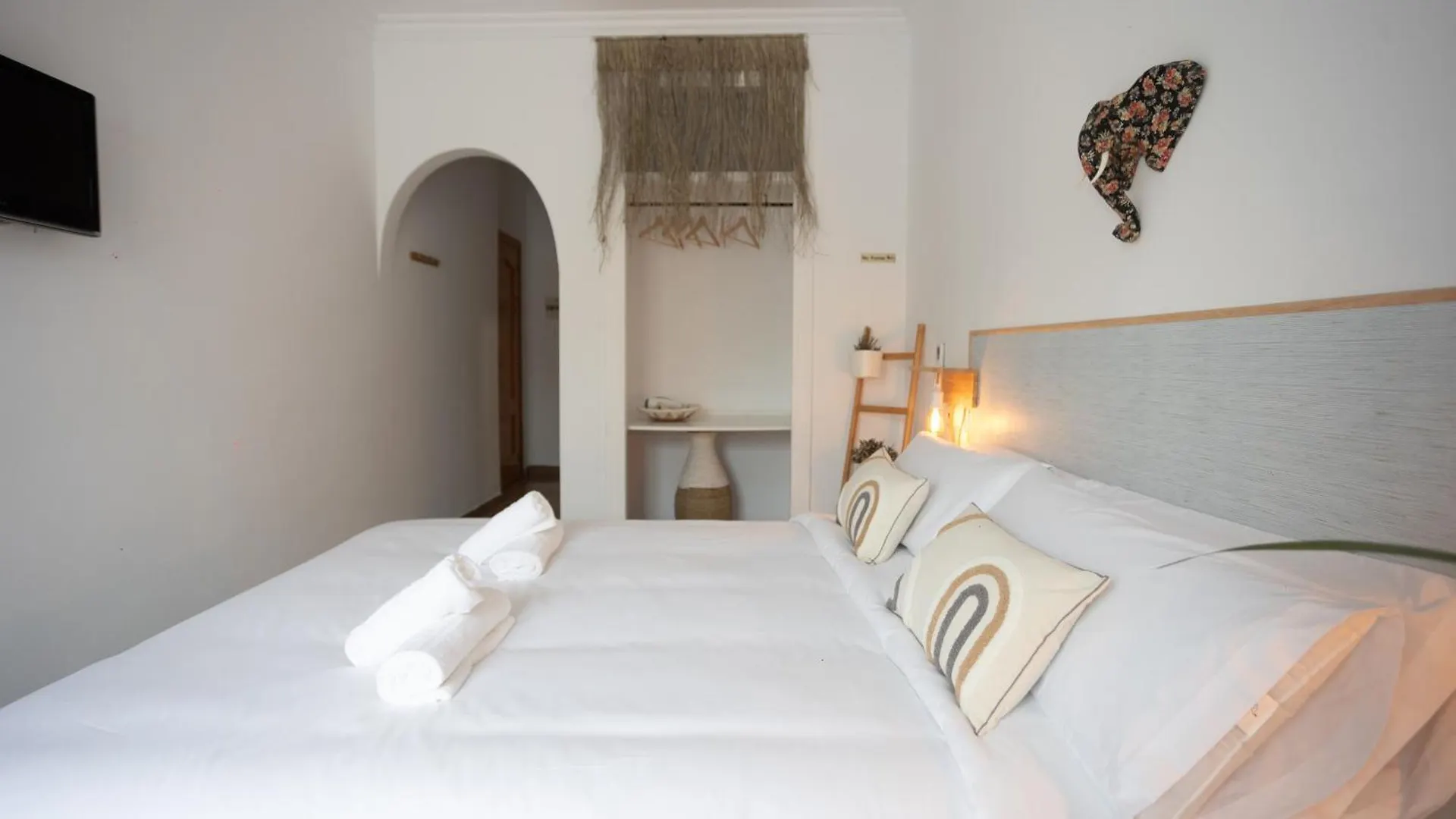 Naim Guest House נרחה