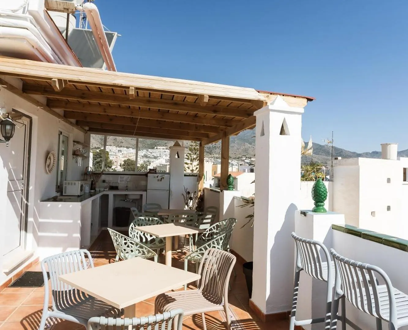 Naim Guest House נרחה ספרד